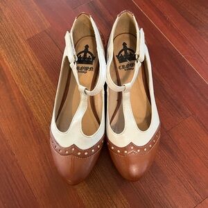 Crown Vintage Women's Cream and Brown T-Strap Shoes